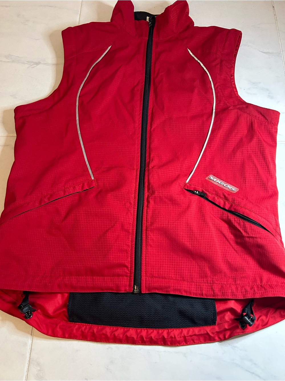 SUGOI Red and Black Athletic Zip vest sleeveless Jacket. Zipper pockets.